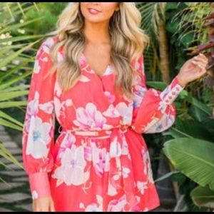 Pink Lily Sunset Darling Coral Romper.  Size small. NWOT